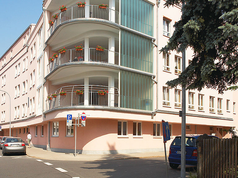 Das Pflegeheim Weiden in der Frontalansicht
