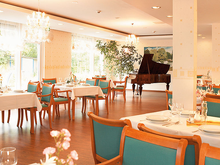 Das einladende und stilvolle Restaurant im Pflegeheim Zwickau