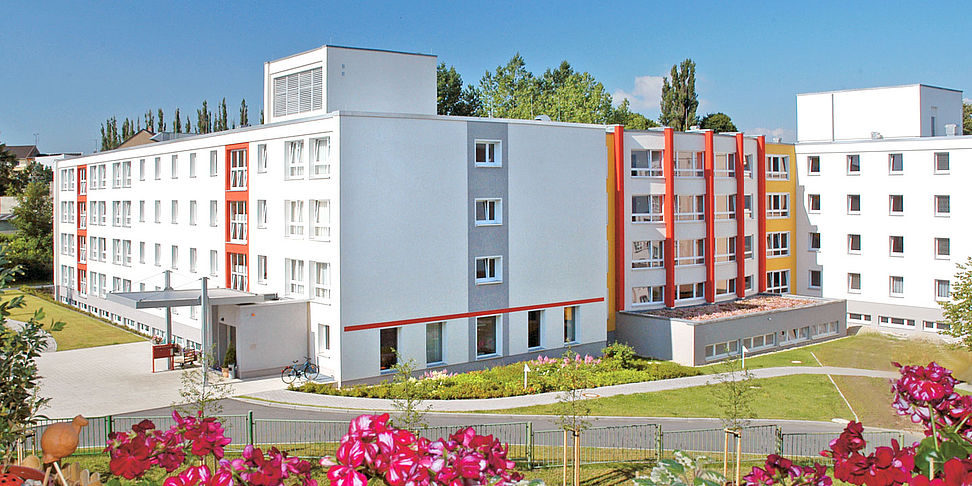 Das Pflegeheim Meerane – Haus Ost in der Frontalansicht