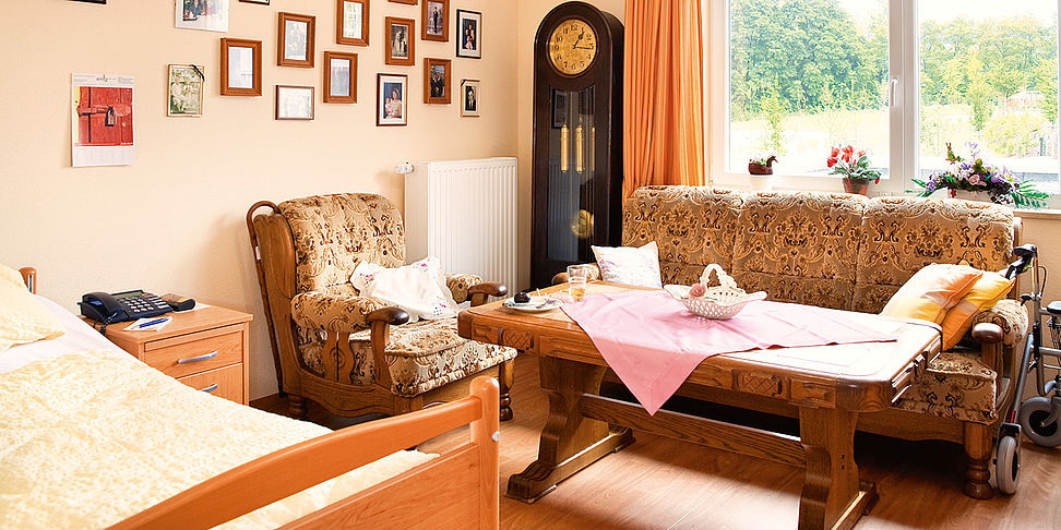 Pflegeheim Hoesbach - Ihr schoenes Zimmer im neuen Zuhause