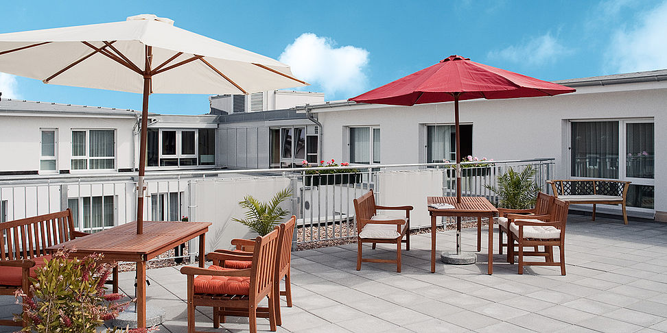 Auf der schoenen Terrasse im betreutes_Wohnen Seelze kann man es sich gut gehen lassen.