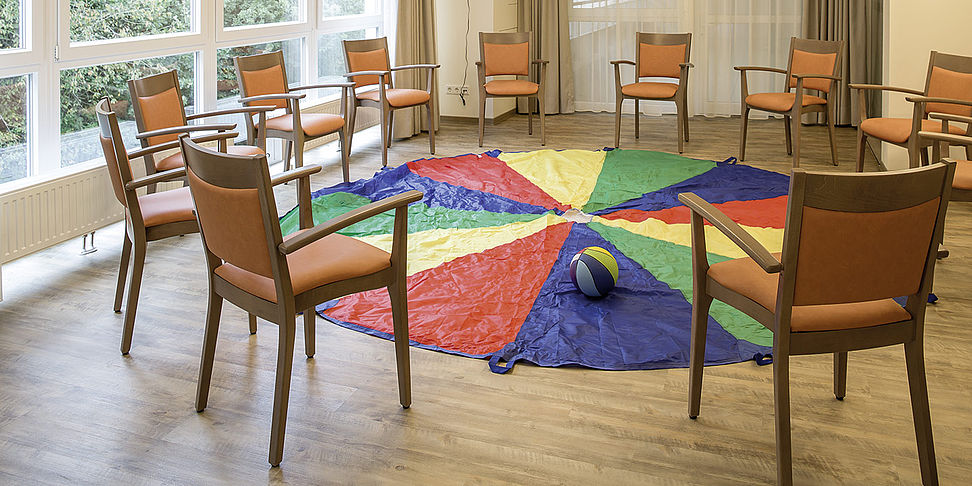 Bleiben Sie fit im Therapieraum des Pflegeheims in Mücke.