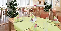 Das einladende und stilvolle Restaurant im Pflegeheim Kriftel