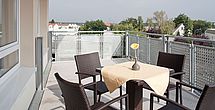 Im Pflegeheim Griesheim kann man auf der Terrasse die Seele baumeln lassen