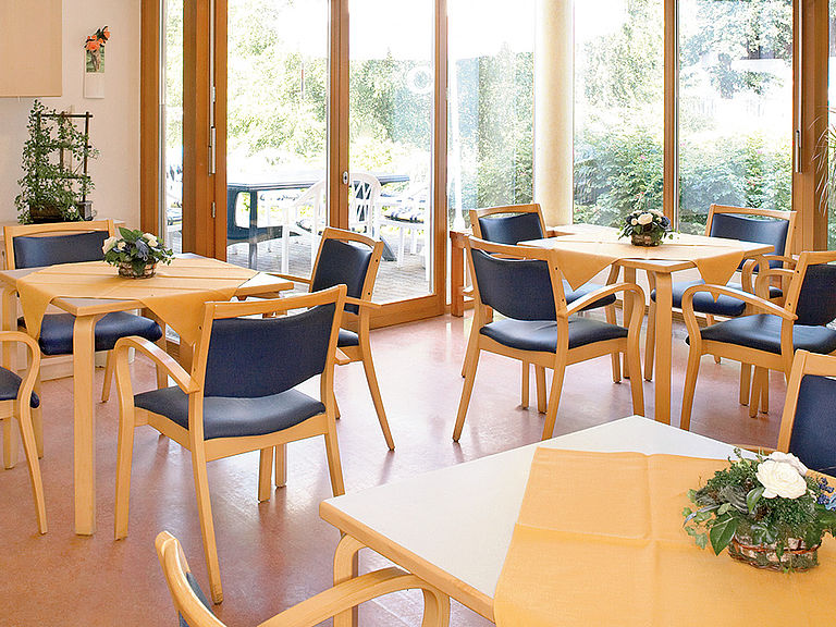 Im Tagesraum des betreuten Wohnen in Torgelow - Haus Waldsiedlung - bietet Raum für Aktivitäten