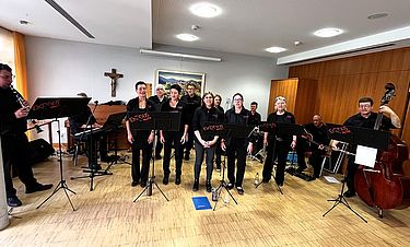 Die Musikgruppe Exodus gab im Kursana Domizil Friesenheim ein Konzert. 
