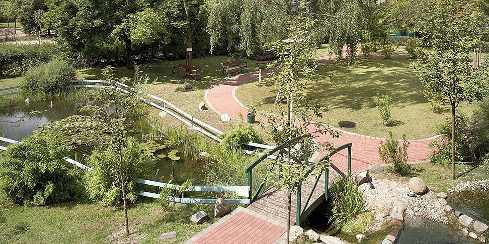 Der wunderschoene Garten des Pflegeheims Eisenhuettenstadt