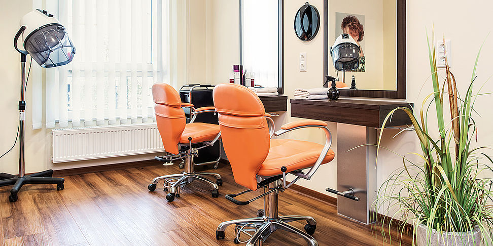Das betreute Wohnen in Otzberg verfügt über einen hauseigenen Friseursalon.