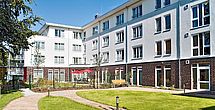 Flanieren im Garten des Pflegeheims Hamburg-Billstedt