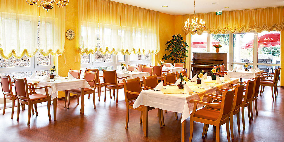 Das einladende und stilvolle Restaurant im Pflegeheim Lappersdorf