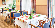 Das einladende und stilvolle Restaurant im Pflegeheim Bobingen