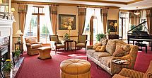 Das luxurioese Kaminzimmer im Seniorenheim Koenigstein