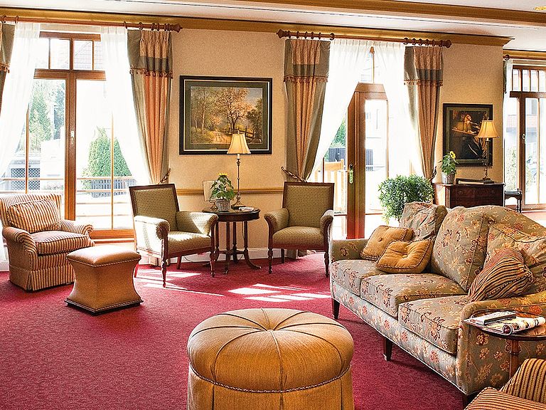 Das luxurioese Kaminzimmer im Seniorenheim Koenigstein