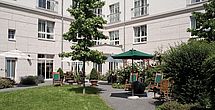 Das Pfllegeheim Frankfurt verfuegt ueber einen schoenen Garten